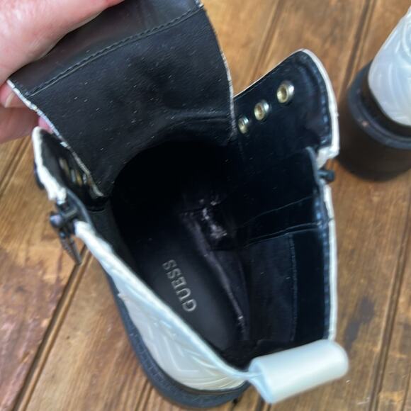 Women’s Girls Guess Fearne White black Lace-Up lug sole combat Ankle Boots - Picture 6 of 7